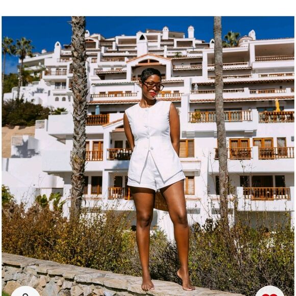 Future Collective with Jenee Naylor White High-Rise Belted Shorts NWT 30w 4X - Picture 1 of 5